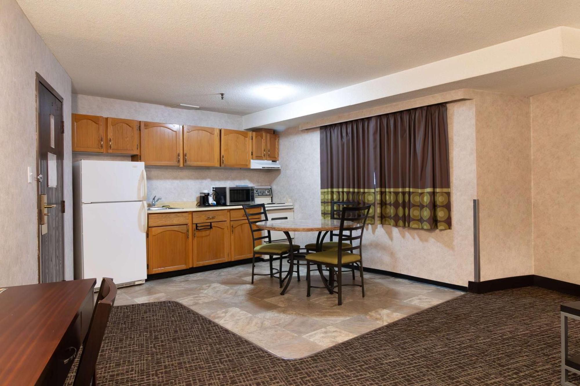 Super 8 By Wyndham Prince George Exterior photo