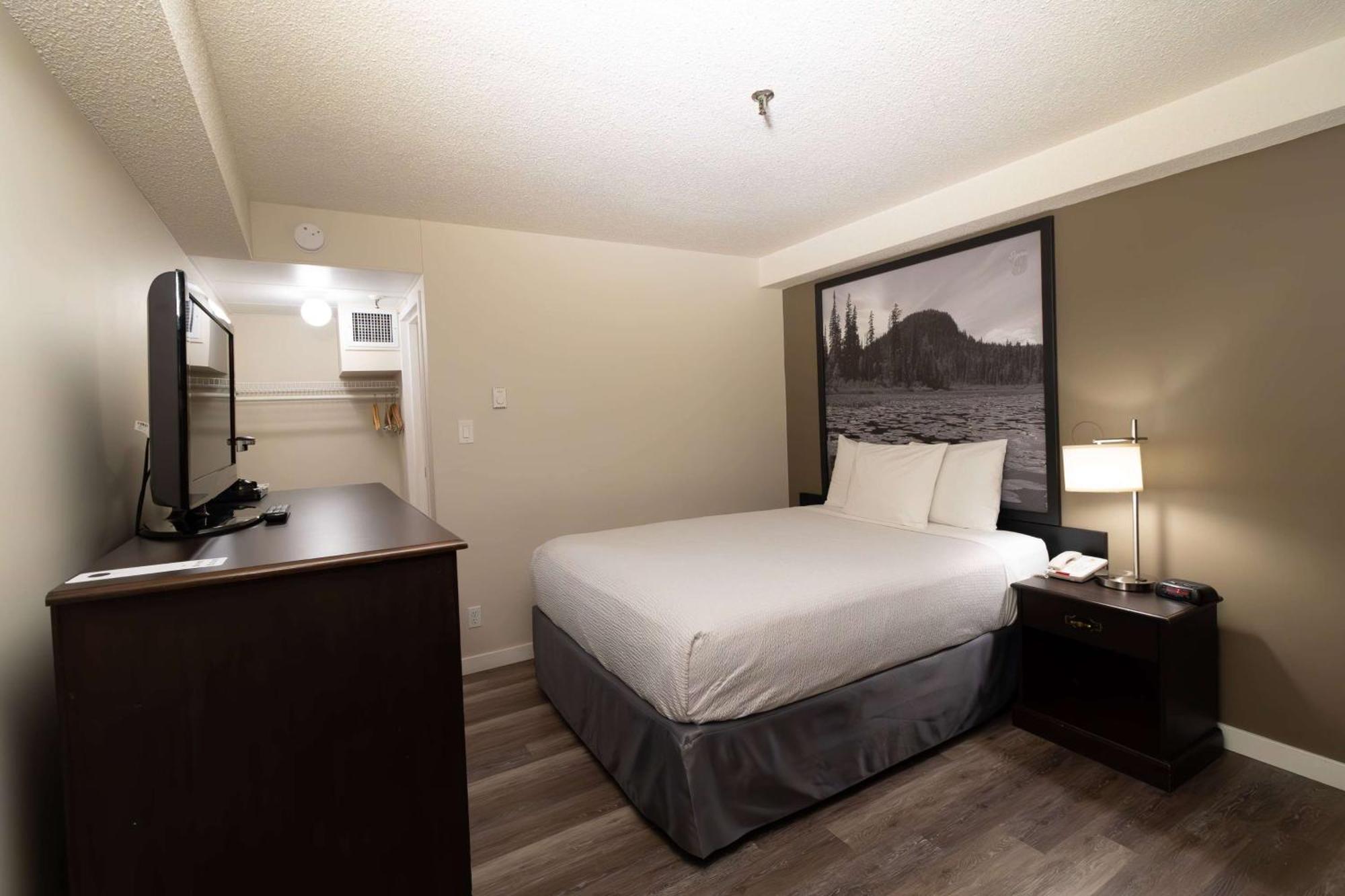 Super 8 By Wyndham Prince George Exterior photo
