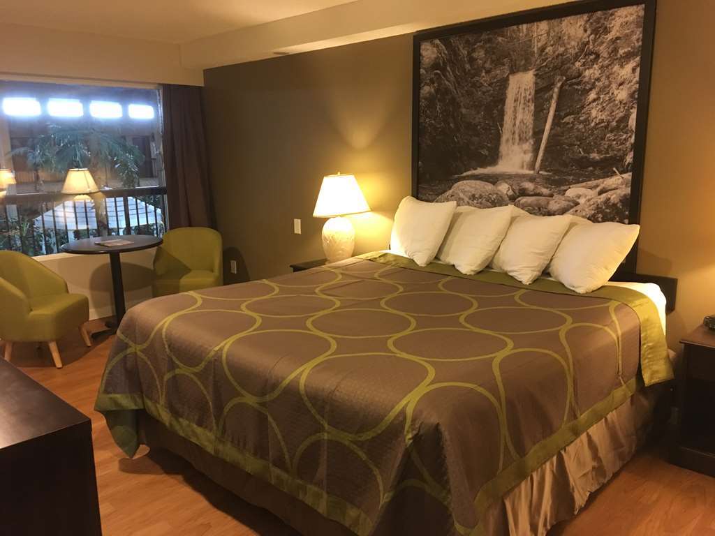 Super 8 By Wyndham Prince George Room photo